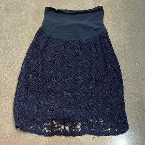 A Pea in the Pod Maternity Lace Skirt Navy Blue M